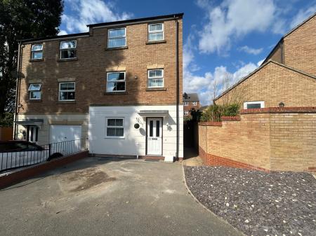 1 bedroom House of Multiple Occupation to let in Chepstow Road, Oakley Vale, Corby, NN18