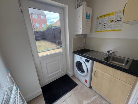 1 bedroom House of Multiple Occupation to let in Chepstow Road, Oakley Vale, Corby, NN18