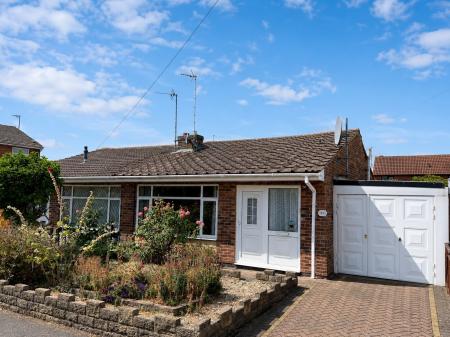 2 bedroom Semi-detached bungalow for sale in The Ridings, Desborough, NN14