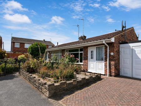 2 bedroom Semi-detached bungalow for sale in The Ridings, Desborough, NN14