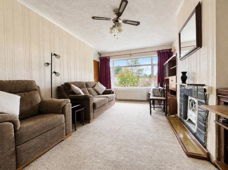 2 bedroom Semi-detached bungalow for sale in The Ridings, Desborough, NN14