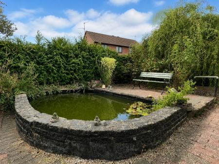 2 bedroom Semi-detached bungalow for sale in The Ridings, Desborough, NN14