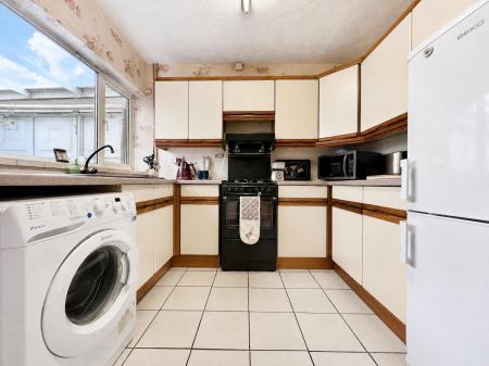 2 bedroom Semi-detached bungalow for sale in The Ridings, Desborough, NN14