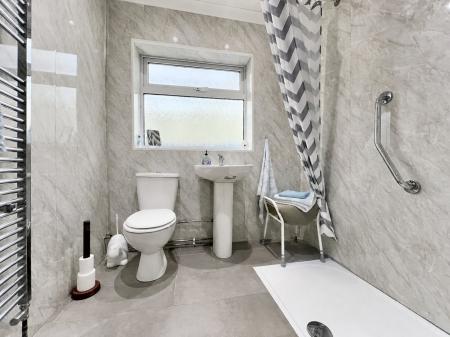 2 bedroom Semi-detached bungalow for sale in The Ridings, Desborough, NN14