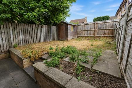 2 bedroom End of terrace house for sale in Swan Close, Burton Latimer, NN15