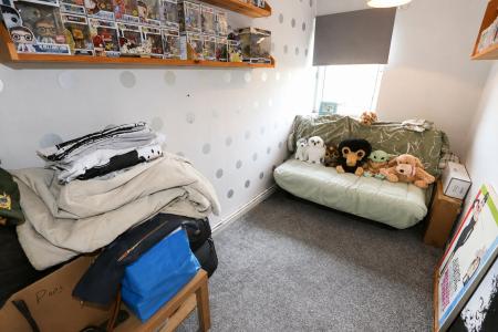2 bedroom End of terrace house for sale in Swan Close, Burton Latimer, NN15