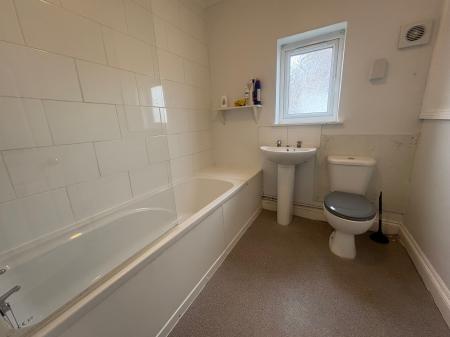 3 bedroom Semi-detached house to let in Stephenson Way, Corby, NN17