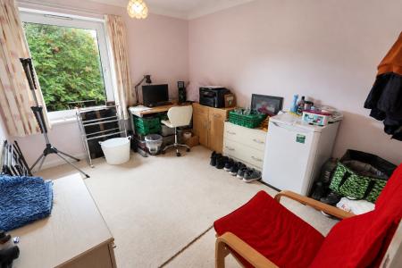 2 bedroom Flat for sale in Sorrel Close, Isham, NN14