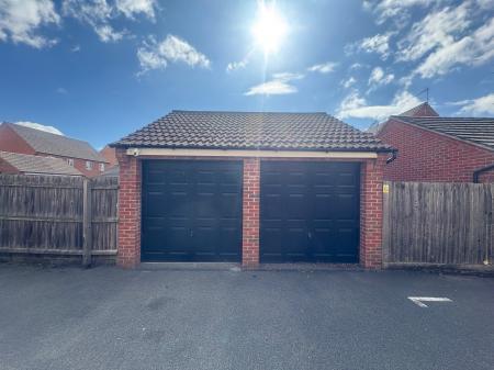 2 bedroom Flat to let in Pascal Close, Corby, NN17