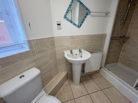 2 bedroom Flat to let in Pascal Close, Corby, NN17