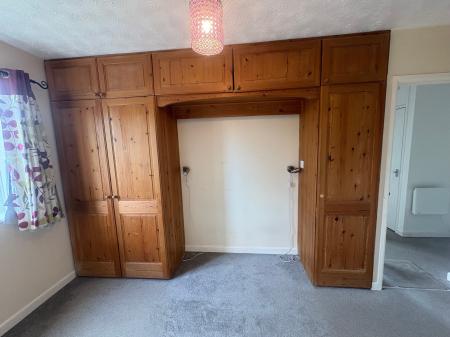 1 bedroom Flat to let in Berneshaw Close, Oakley Vale, Corby, NN18