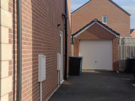 3 bedroom Detached house to let in Brigadier Way, Corby, NN17