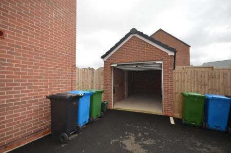 3 bedroom Detached house to let in Brigadier Way, Corby, NN17