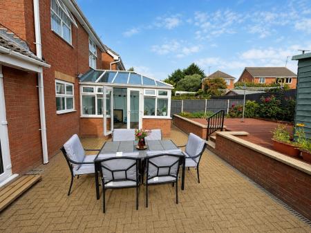 4 bedroom Detached house for sale in Dalby Close, Kettering, NN16