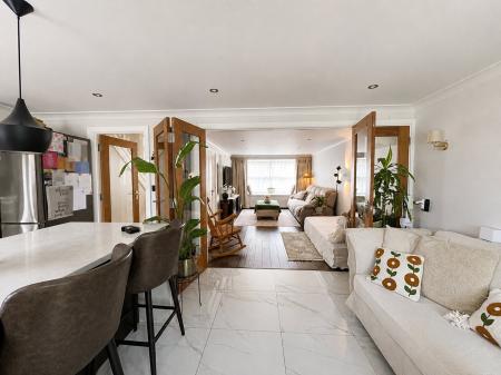 4 bedroom Detached house for sale in Dalby Close, Kettering, NN16