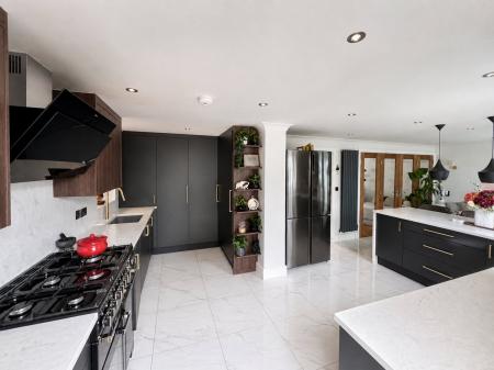 4 bedroom Detached house for sale in Dalby Close, Kettering, NN16