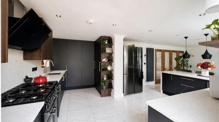 4 bedroom Detached house for sale in Dalby Close, Kettering, NN16