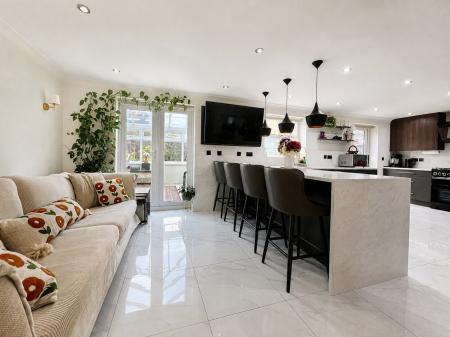 4 bedroom Detached house for sale in Dalby Close, Kettering, NN16