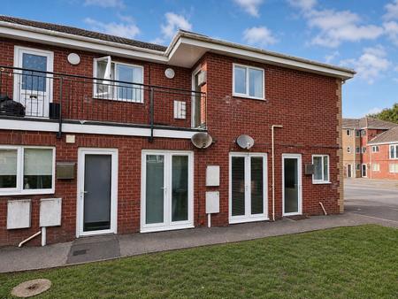 2 bedroom Flat for sale in Langdale Grove, Corby, NN17
