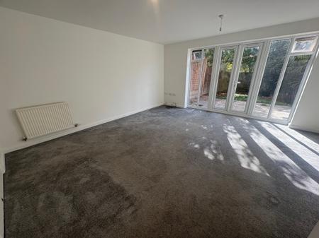 4 bedroom Terraced House to let in Newbury Close, Oakley Vale, Corby, NN18