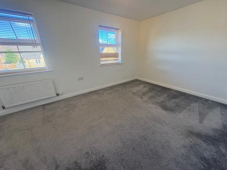 4 bedroom Terraced House to let in Newbury Close, Oakley Vale, Corby, NN18