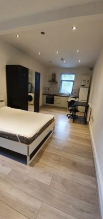 1 bedroom Studio flat to let in Albany Road, Earlsdon, Coventry, CV5