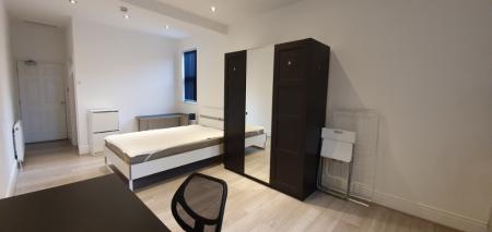 1 bedroom Studio flat to let in Albany Road, Earlsdon, Coventry, CV5