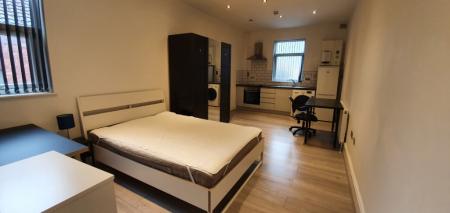 1 bedroom Studio flat to let in Albany Road, Earlsdon, Coventry, CV5