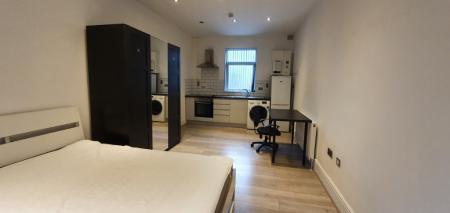 1 bedroom Studio flat to let in Albany Road, Earlsdon, Coventry, CV5