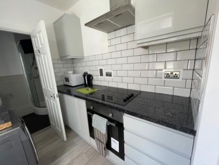 1 bedroom Studio flat to let in Albany Road, Earlsdon, Coventry, CV5