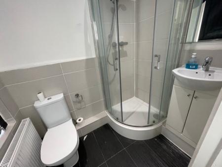 1 bedroom Studio flat to let in Albany Road, Earlsdon, Coventry, CV5