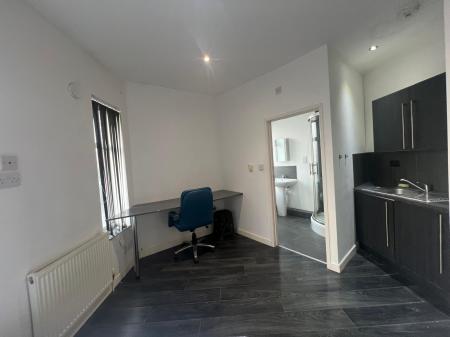 1 bedroom Studio flat to let in Brays Lane, Coventry, CV2