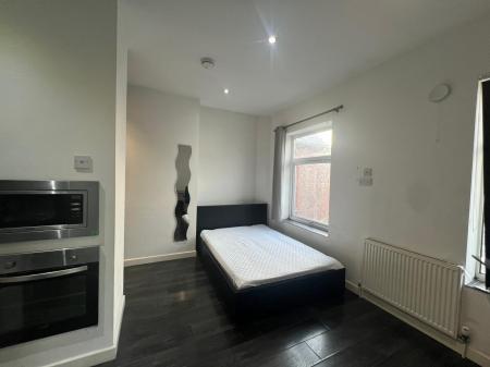 1 bedroom Studio flat to let in Brays Lane, Coventry, CV2