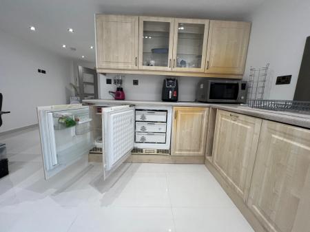 1 bedroom Semi-detached house to let in Cryfield Heights, Coventry, CV4