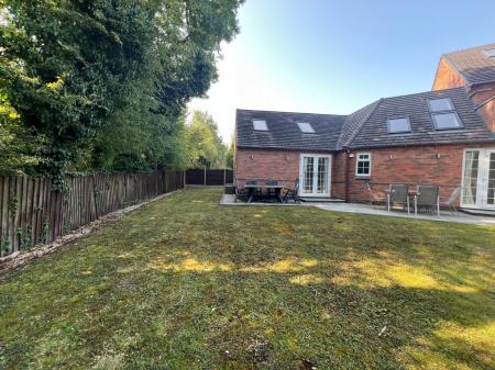 1 bedroom Semi-detached house to let in Cryfield Heights, Coventry, CV4