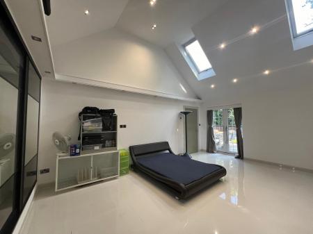 1 bedroom Semi-detached house to let in Cryfield Heights, Coventry, CV4