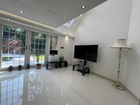 1 bedroom Semi-detached house to let in Cryfield Heights, Coventry, CV4