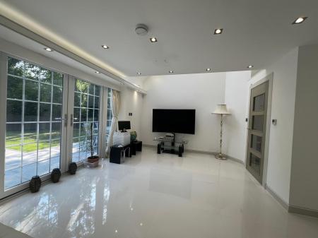 1 bedroom Semi-detached house to let in Cryfield Heights, Coventry, CV4