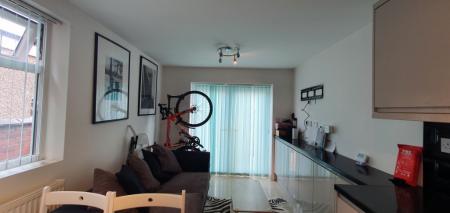 1 bedroom House share to let in Earlsdon Avenue North, Coventry, CV5