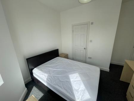 1 bedroom House share to let in Earlsdon Avenue North, Coventry, CV5