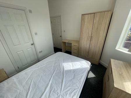 1 bedroom House share to let in Earlsdon Avenue North, Coventry, CV5