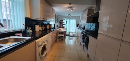 1 bedroom House share to let in Earlsdon Avenue North, Coventry, CV5