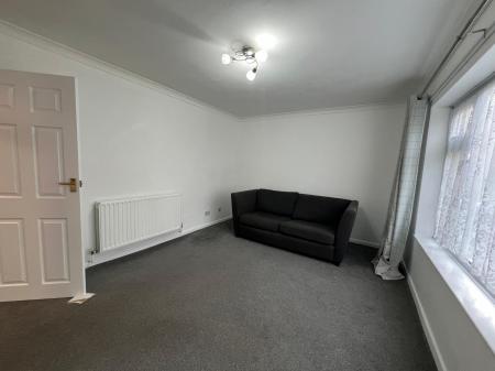 1 bedroom Flat to let in Fenside Avenue, Coventry, CV3