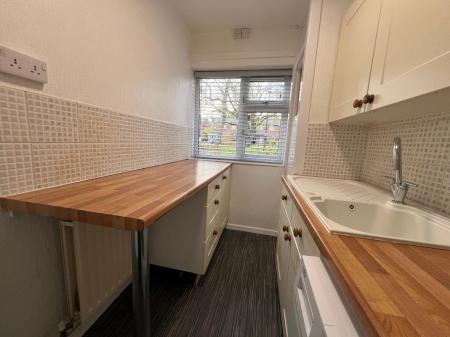 1 bedroom Flat to let in Fenside Avenue, Coventry, CV3