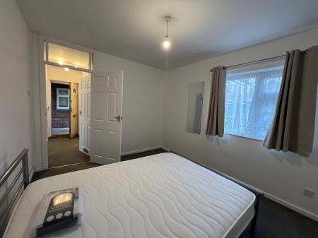 1 bedroom Flat to let in Fenside Avenue, Coventry, CV3