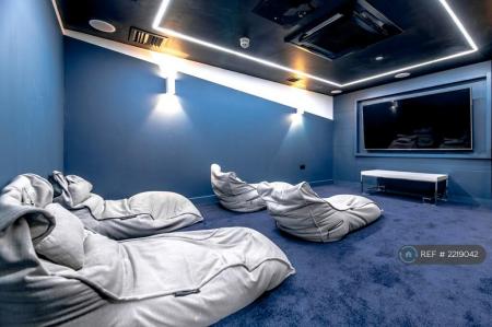 1 bedroom Flat to let in Parkside, Coventry, CV1