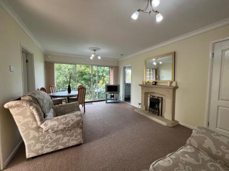 2 bedroom Flat to let in Suffolk Court, Coventry, CV5