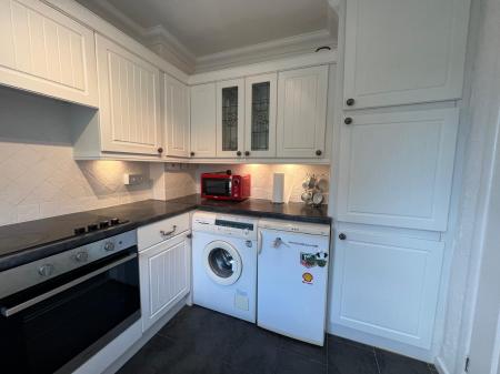 2 bedroom Flat to let in Suffolk Court, Coventry, CV5
