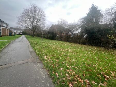 2 bedroom Maisonette to let in Pilling Close, Coventry, CV2