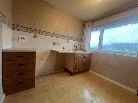 2 bedroom Maisonette to let in Pilling Close, Coventry, CV2